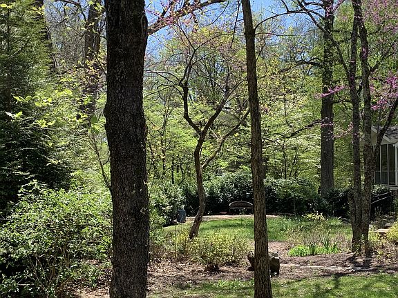 4th image of 195 Tenn Ave
