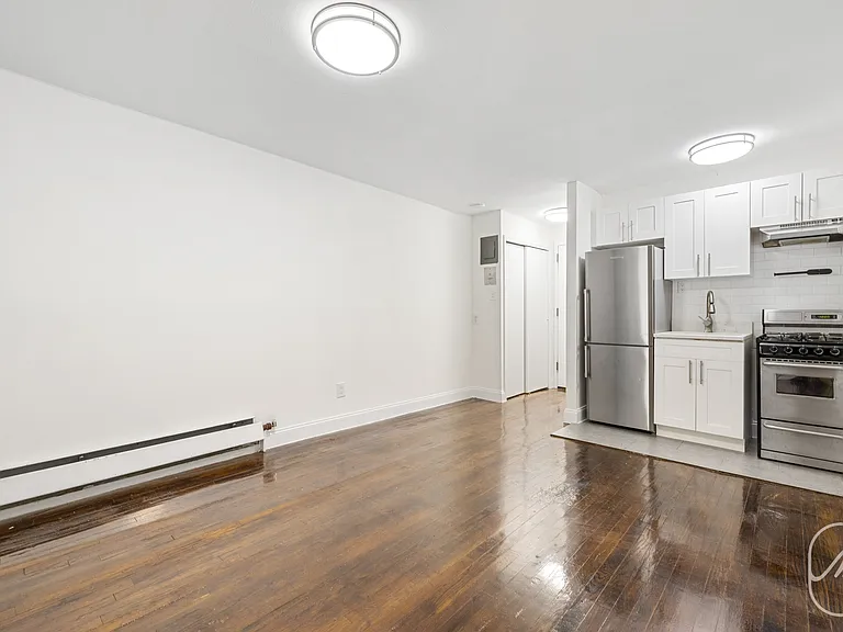 456 W 22nd St #1B — Photo 5