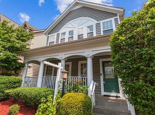 9133 Stonegarden Dr, Lorton, VA 22079