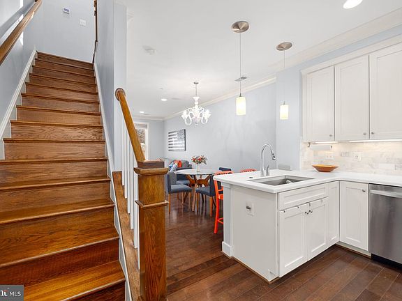 3rd image of 808 Montgomery St