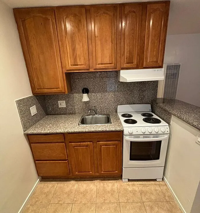 414 Staten Ave #3C
