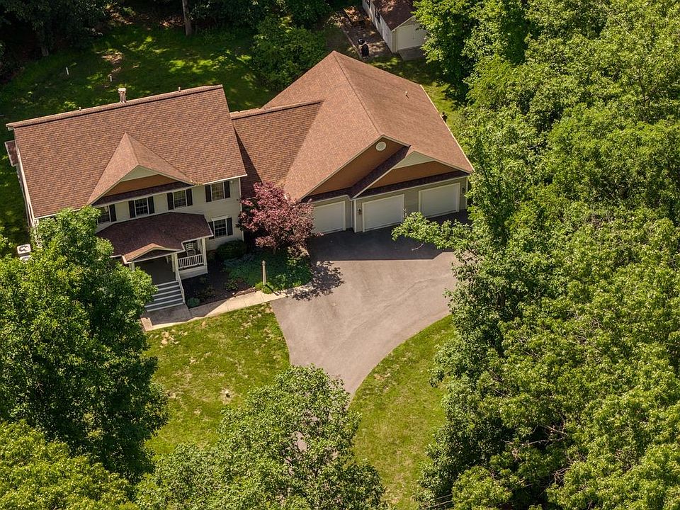 1st image of 2516 Daisy Rd