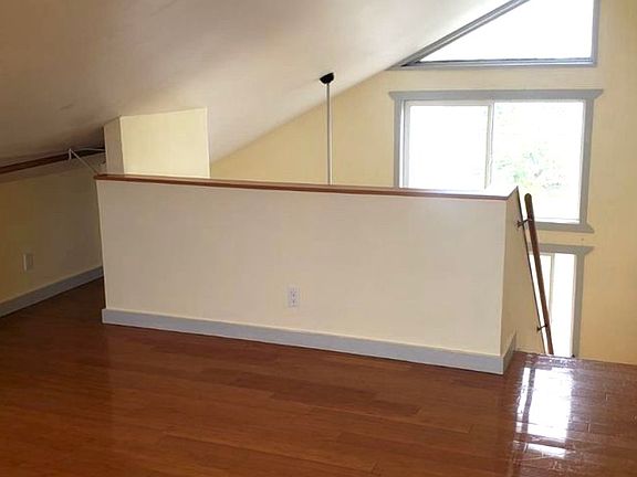 5th image of 390 Kaiuli St