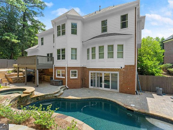 2nd image of 3173 Hamlet Way