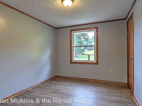4th image of 119 Country Hills Dr