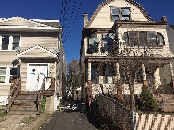 2nd image of 931 Chancellor Ave