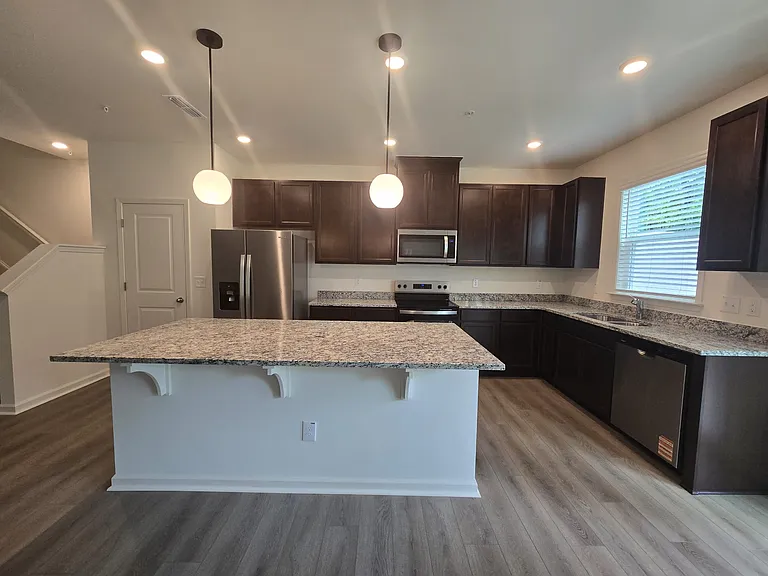 View of the entire kitchen