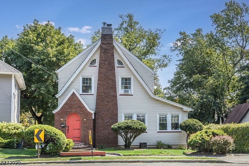 1st image of 346 Gregory Ave