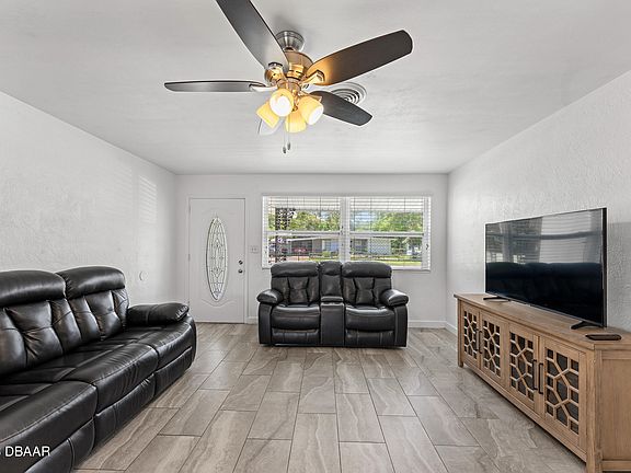 5th image of 1285 Vanderbilt Dr