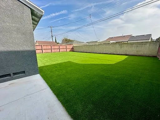 14900 Doty Ave — Photo 8