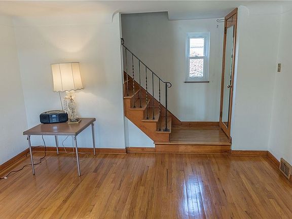 3rd image of 7209 McClure Ave