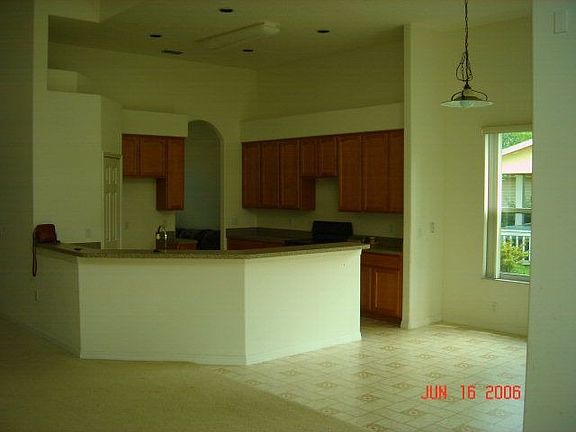 3rd image of 81 Bickford Dr