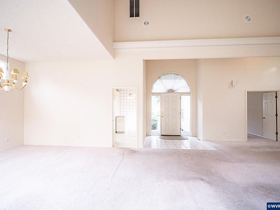 5th image of 1920 Spicetree Ln SE