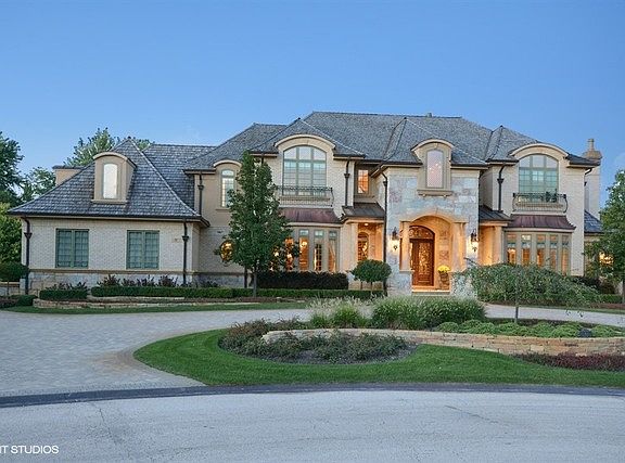 2nd image of 9 Elle Ct