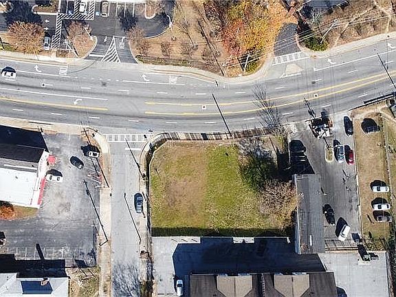 2nd image of 2320 Martin Luther King Jr Dr SW
