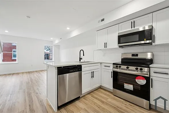 3 bed, 1500 sqft, $2,200 — Photo 3