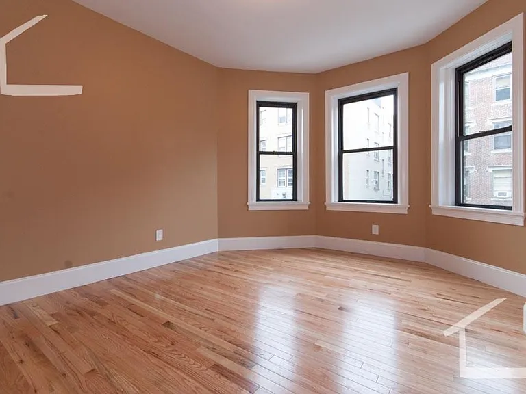 6 Lothian Rd #11 — Photo 4