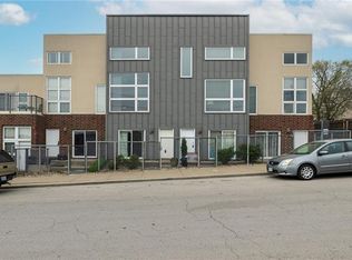 584 W 40th St, Kansas City, MO 64111