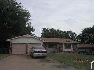 203 W Shadywood Dr, Midwest City, OK 73110