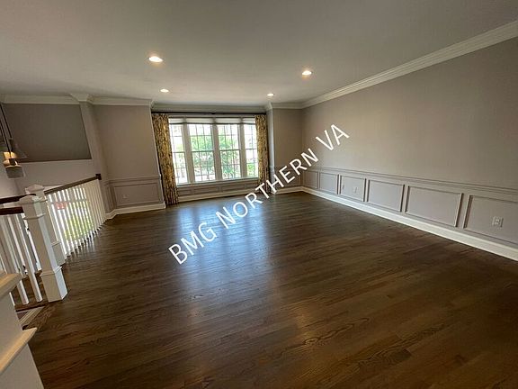 4th image of 10679 Yorktown Ct