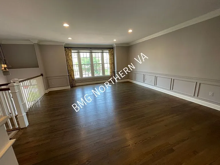 10679 Yorktown Ct — Photo 4