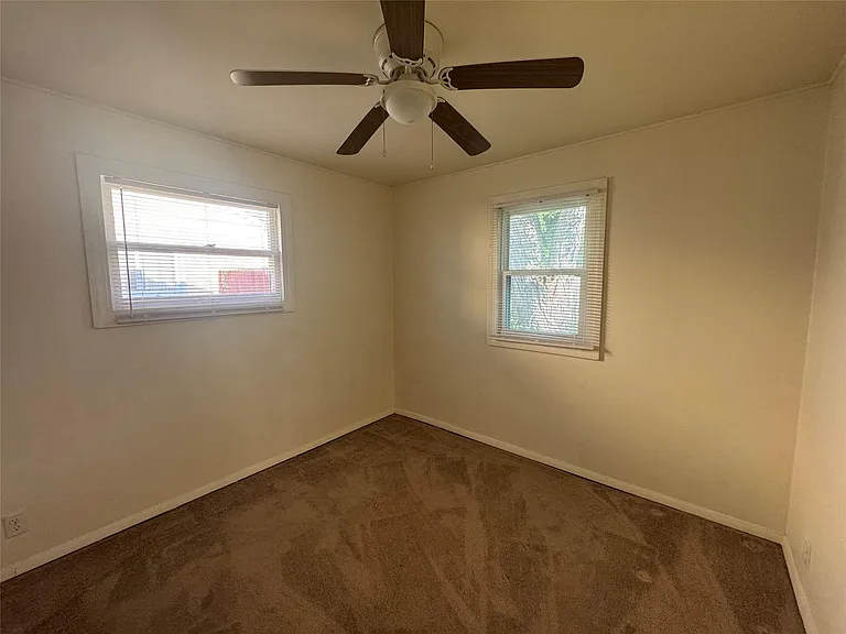 1561 E Meyers Ave — Photo 8