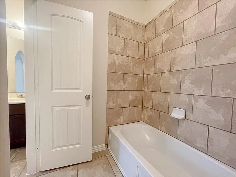 16702 White Hyacinth Ct — Photo 13