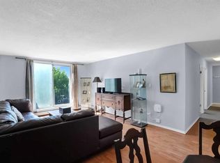 80 W Galbraith Dr SW #17C, Calgary, AB T3E 3H2