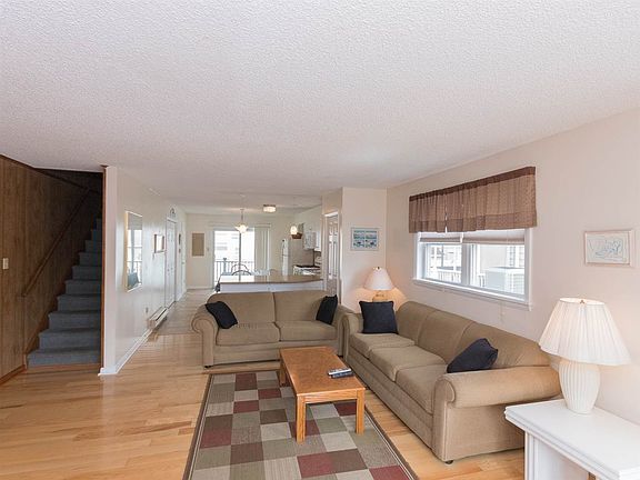 3rd image of 125 33rd St #B
