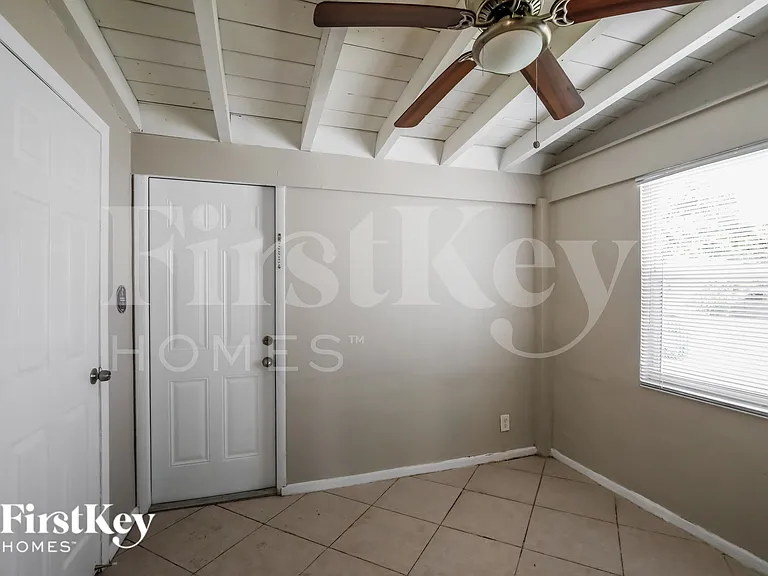 2839 Washington St — Photo 12