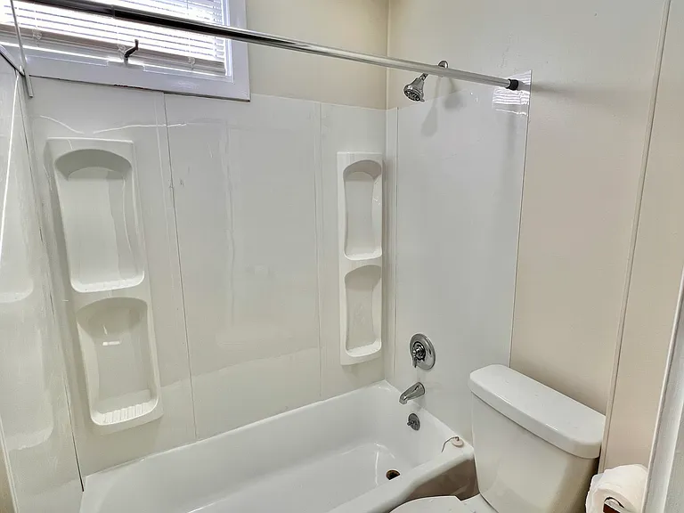 412 Rantoul St #2 — Photo 8