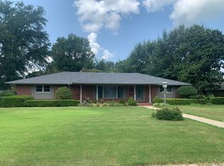 2020 S Prairie St, Stuttgart, AR 72160