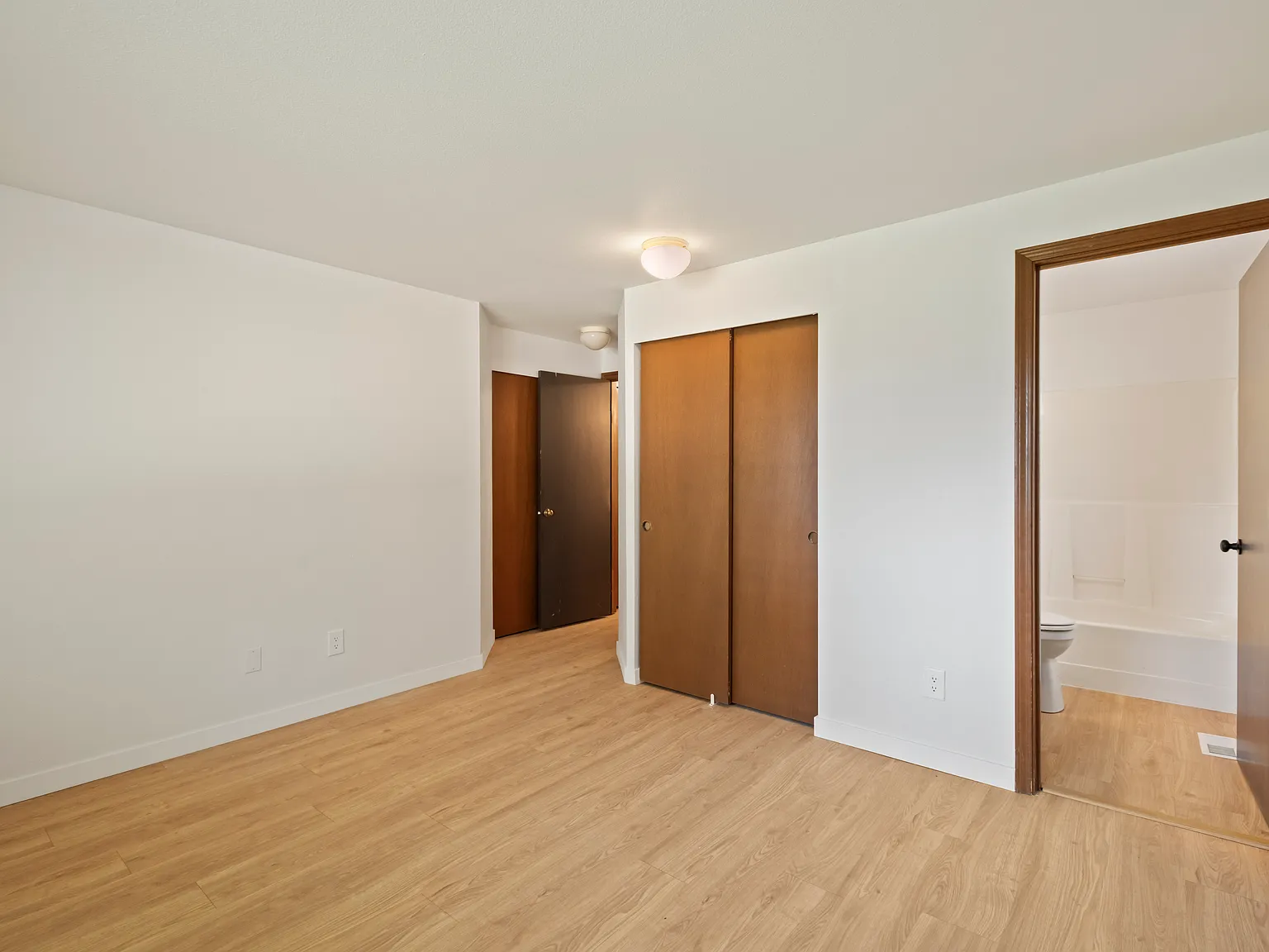 3 bed, 1276 sqft, $3,450 — Photo 2