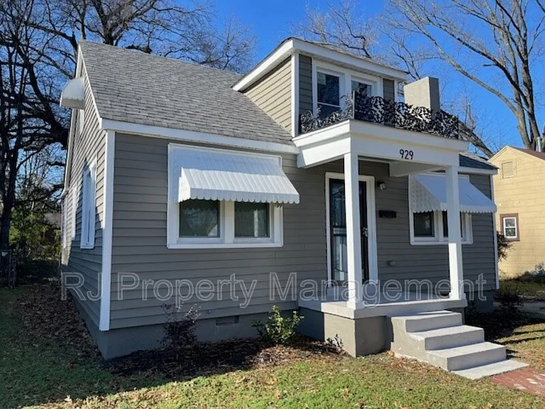 929 Birch St — Photo 2