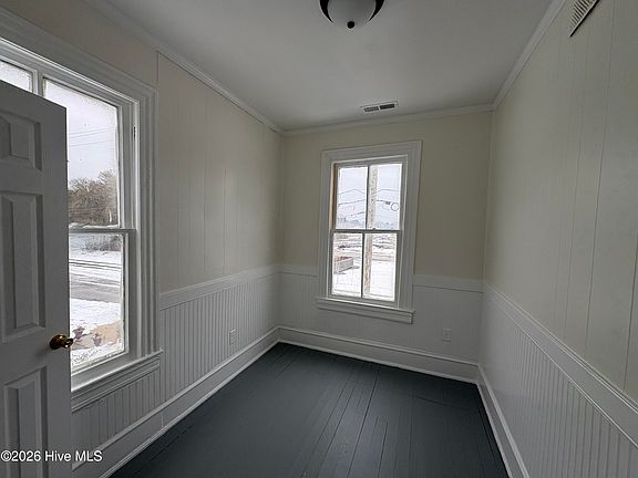 3rd image of 406 Dunn St #B