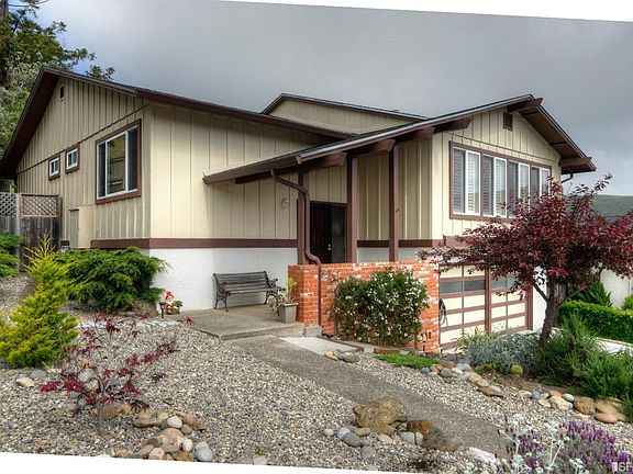 3rd image of 1241 Park Pacifica Ave