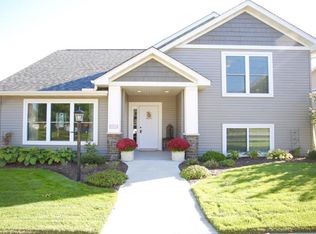 9 Kinsman, Hudson, WI 54016