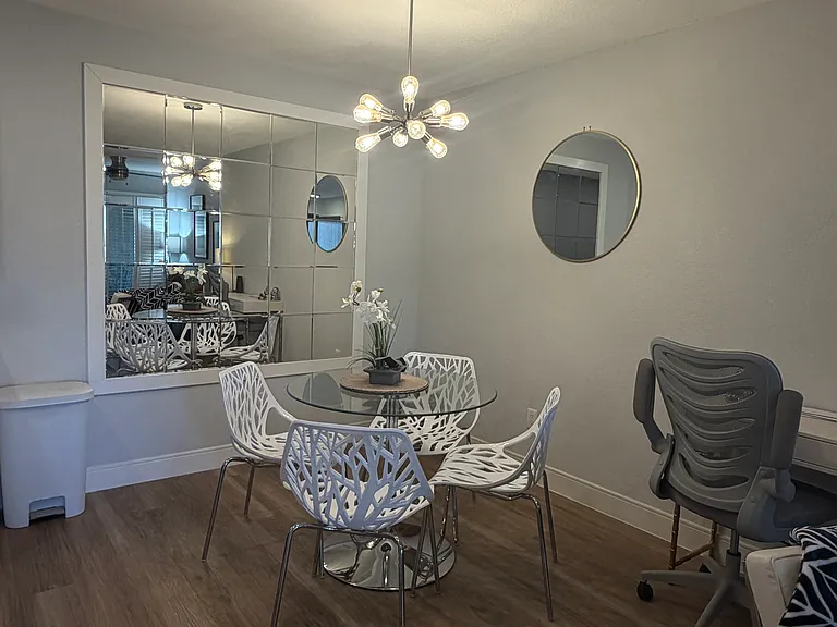 2801 N Los Felices Cir E — Photo 8