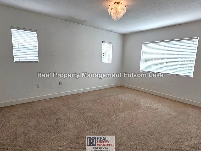 105 Cezanne Ln — Photo 16