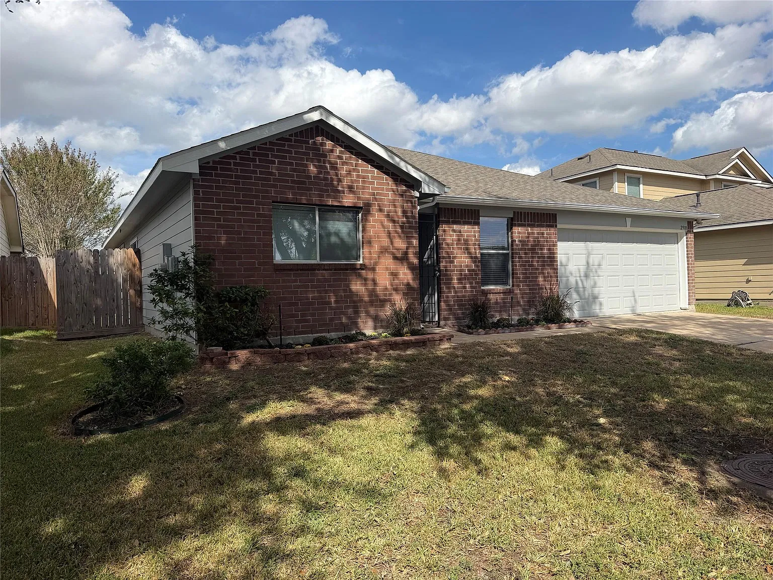 3 bed, 2.0 bath, 1576 sqft, $1,775 — Photo 2