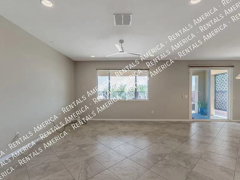 7631 W Laurel Ln — Photo 14