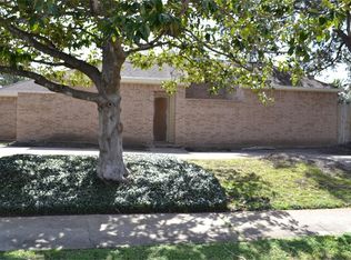 11519 Lakeside Place Dr, Houston, TX 77077