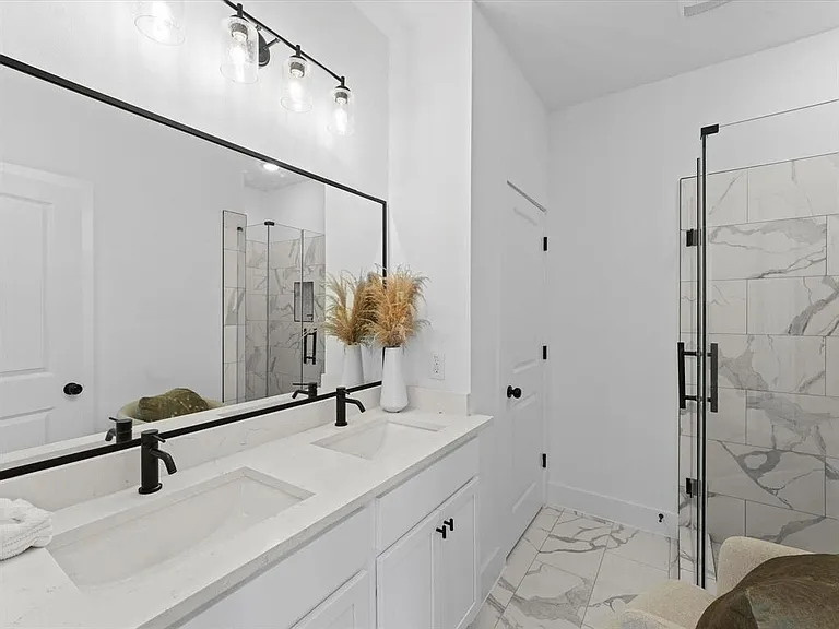 1448 Dewalt St — Photo 11