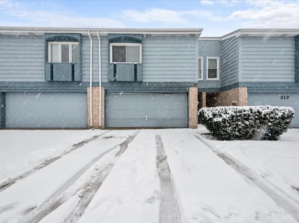215 Lakeshore Ln, Bloomingdale, IL 60108