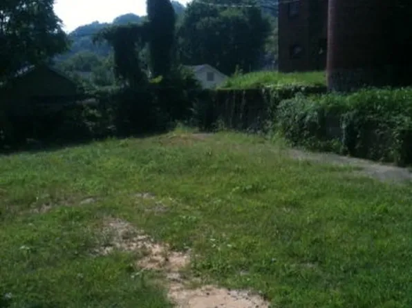 708 May Ct, Ashland, KY 41101