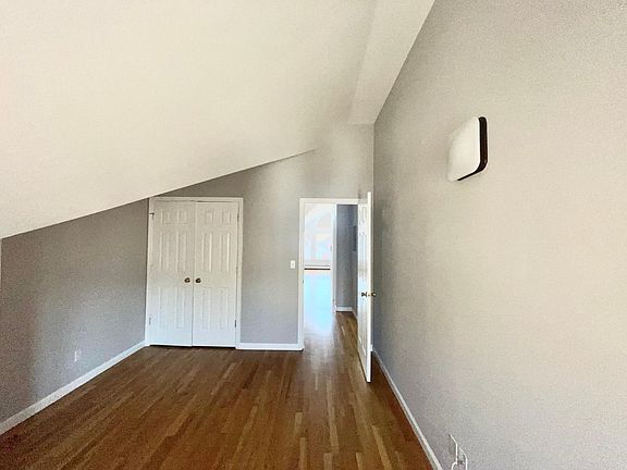 5th image of 112 Outlook Ave #112