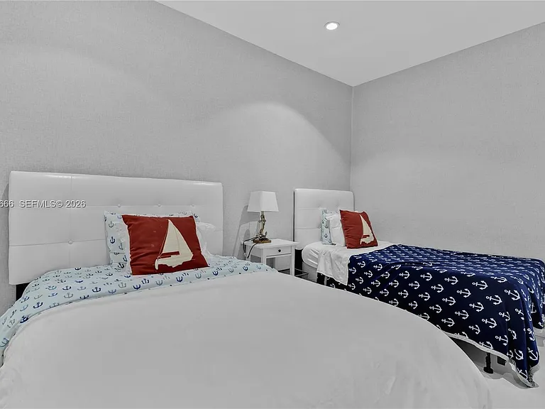 251 Crandon Blvd #322 — Photo 24