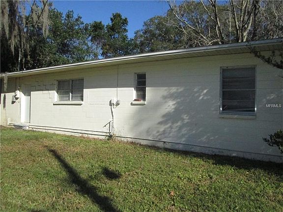 3rd image of 407 Carolyn Dr