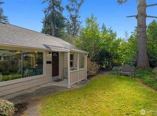 18042 9th Ave NE, Seattle, WA