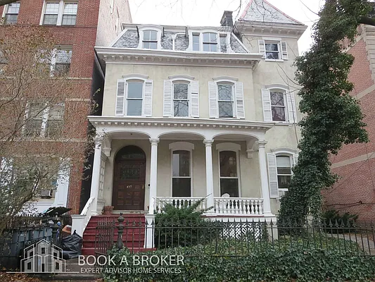 Rented by Book A Broker | media 10